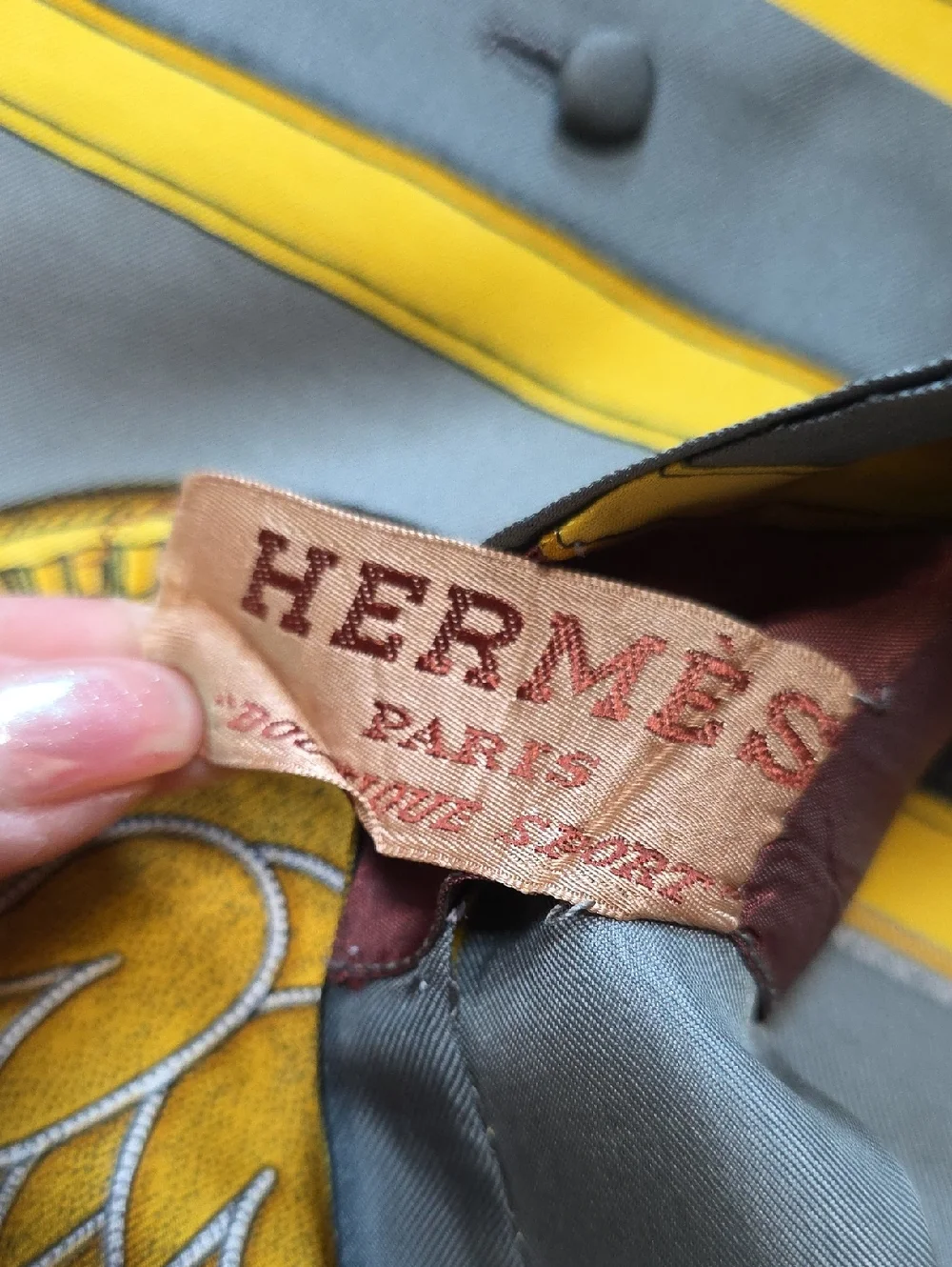 VTG Hermes 100% Silk Button-Up Blouse Equestrian Print Gray Yellow Authentic, 44 - Picture 6 of 15